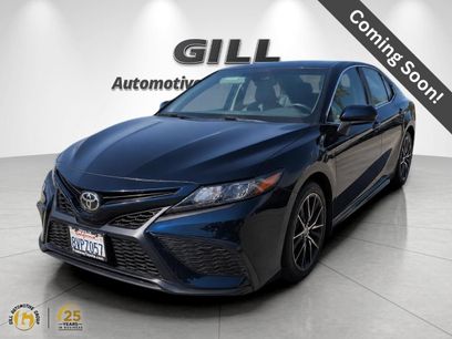Used 2021 Toyota Camry SE w/ Carpet Mat Package (TMS)