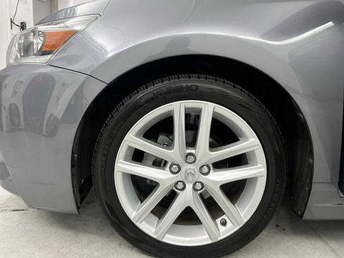 Used 2014 Lexus CT 200h image 19