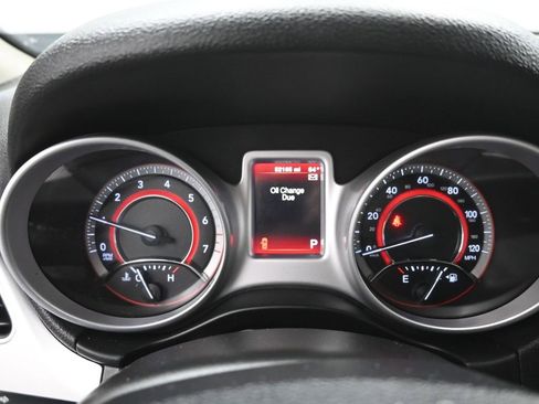 Used 2020 Dodge Journey SE w/ SE Popular Equipment Group image 6