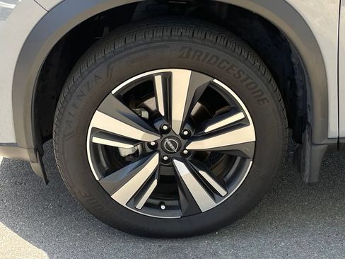 Used 2023 Nissan Rogue SL FWD image 32