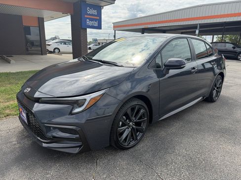 Used 2025 Toyota Corolla SE FWD image 1