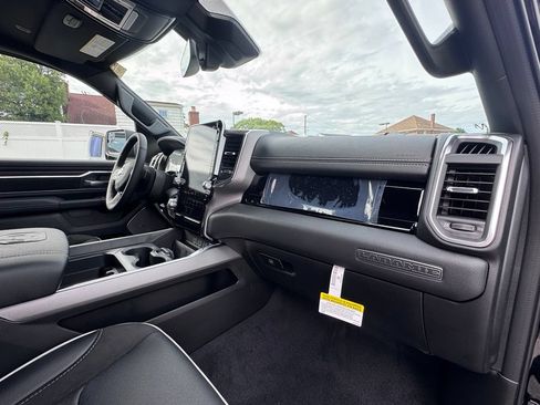 New 2026 RAM 1500 Laramie AWD/4WD image 17