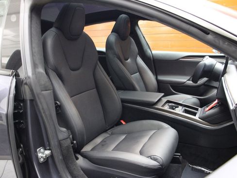 Used 2023 Tesla Model S AWD image 10