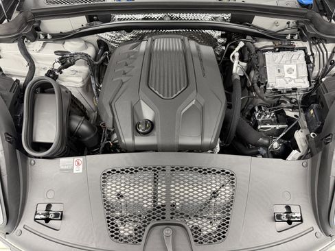 New 2026 Porsche Macan image 60