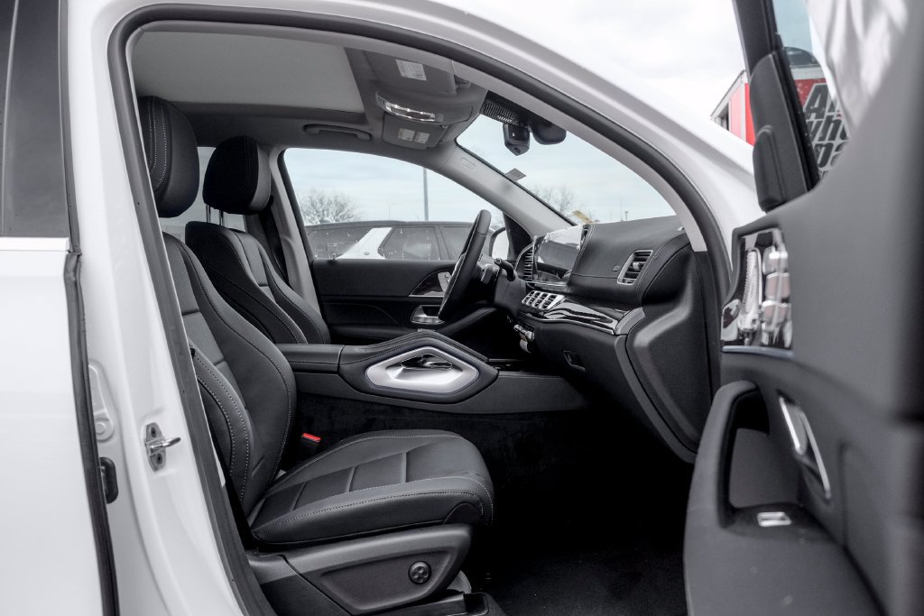 Used 2026 Mercedes-Benz GLS 450 4MATIC image 24