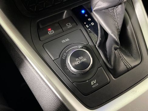 Certified 2023 Toyota RAV4 XLE Premium AWD/4WD image 30