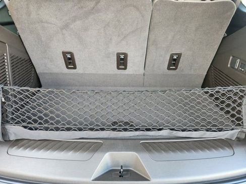 Used 2024 GMC Yukon SLT w/ SLT Premium Package RWD image 32