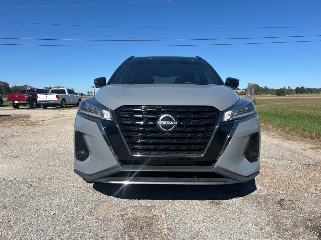 Used 2023 Nissan Kicks SR FWD image 25