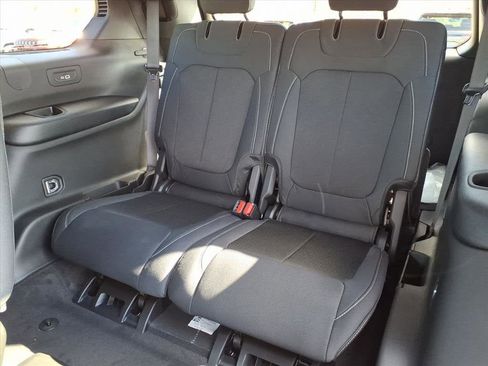 New 2025 Jeep Grand Cherokee L Laredo w/ Luxury Tech Group I image 8