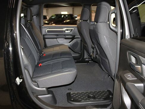 New 2026 RAM 1500 4x4 Crew Cab image 32