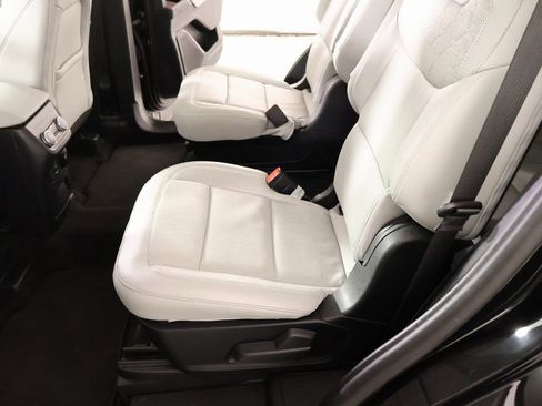 Used 2025 Ford Explorer Platinum w/ Ultimate Package image 12