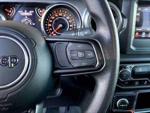 Used 2023 Jeep Wrangler Sport image 23