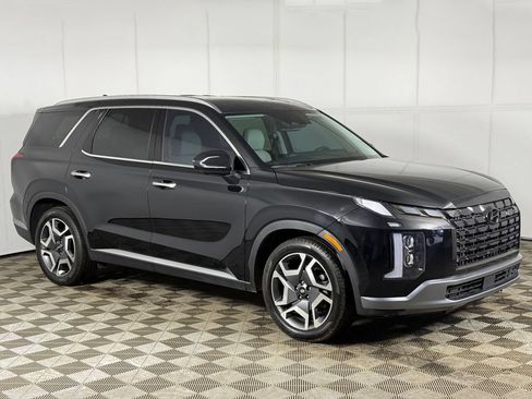 Used 2024 Hyundai Palisade SEL FWD image 2