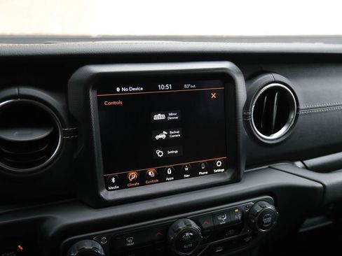 Used 2023 Jeep Wrangler Unlimited Sahara AWD/4WD image 39