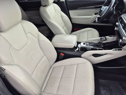 Certified 2020 Kia Telluride EX w/ Towing Package image 17