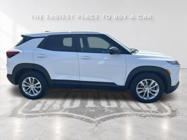 Used 2026 Chevrolet TrailBlazer LS w/ LS Convenience Package FWD image 9