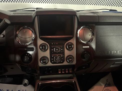 Used 2016 Ford F250 Lariat w/ Lariat Ultimate Package AWD/4WD image 32
