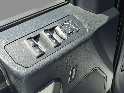 Used 2019 Ford F150 XLT w/ Equipment Group 302A Luxury AWD/4WD image 17