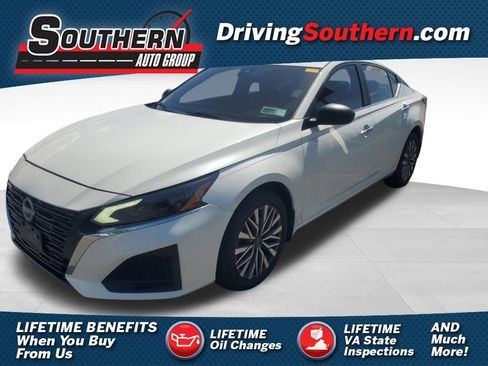 Used 2024 Nissan Altima 2.5 SV AWD/4WD image 1