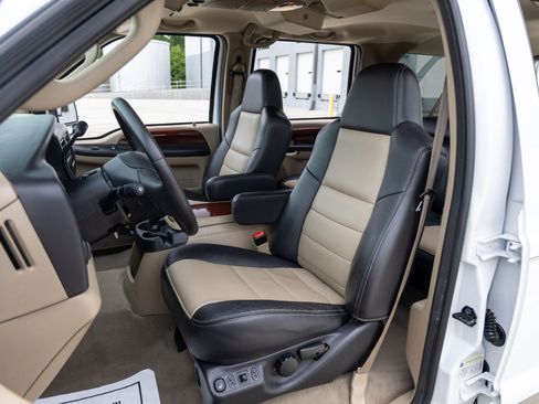 Used 2005 Ford Excursion Eddie Bauer AWD/4WD image 20