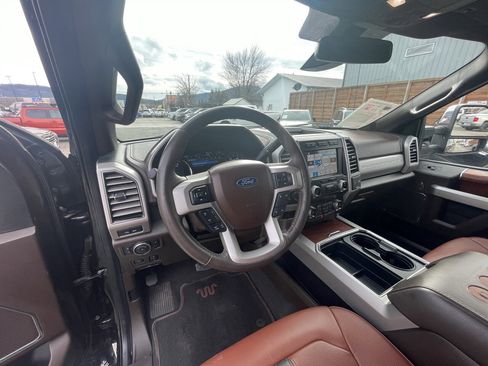 Used 2019 Ford F250 King Ranch w/ King Ranch Ultimate Package image 4