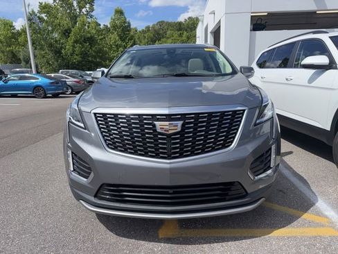 Used 2021 Cadillac XT5 Premium Luxury FWD image 2