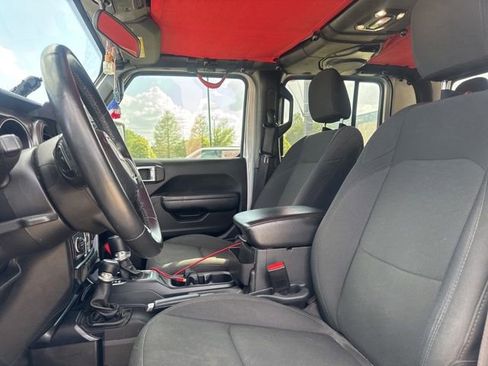 Used 2022 Jeep Gladiator Sport image 17