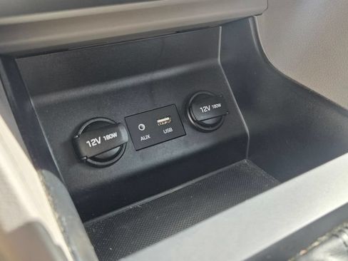 Used 2020 Hyundai Elantra SE FWD image 21