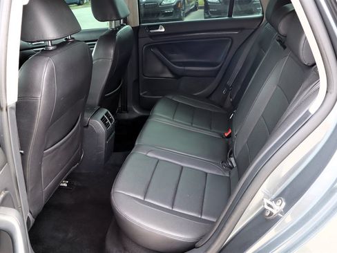 Used 2012 Volkswagen Jetta TDI FWD image 18