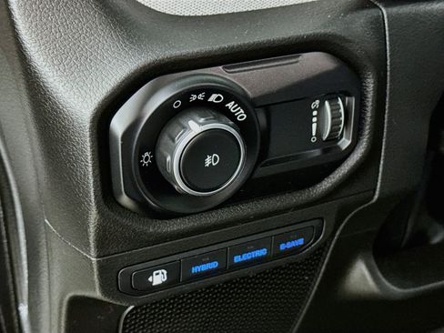 Used 2024 Jeep Wrangler Unlimited w/ Convenience Group AWD/4WD image 12