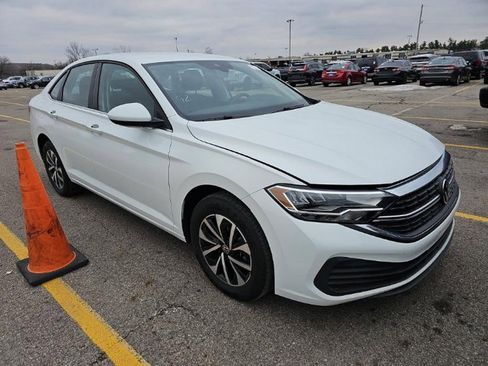 Used 2024 Volkswagen Jetta S image 2