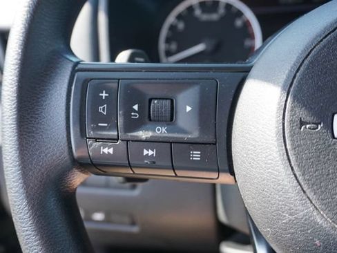 Used 2024 Nissan Rogue SV AWD/4WD image 12