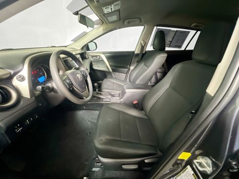 Used 2015 Toyota RAV4 LE image 14
