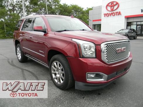 Used 2017 GMC Yukon Denali w/ Open Road Package AWD/4WD image 1