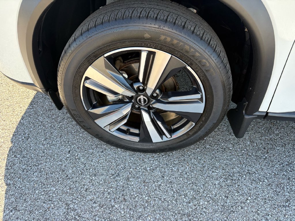 Used 2025 Nissan Rogue SL w/ SL Premium Package AWD/4WD image 5