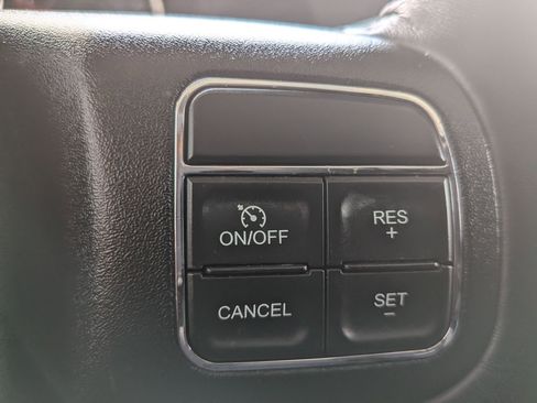 Used 2017 Jeep Wrangler Unlimited Sahara w/ Connectivity Group image 16