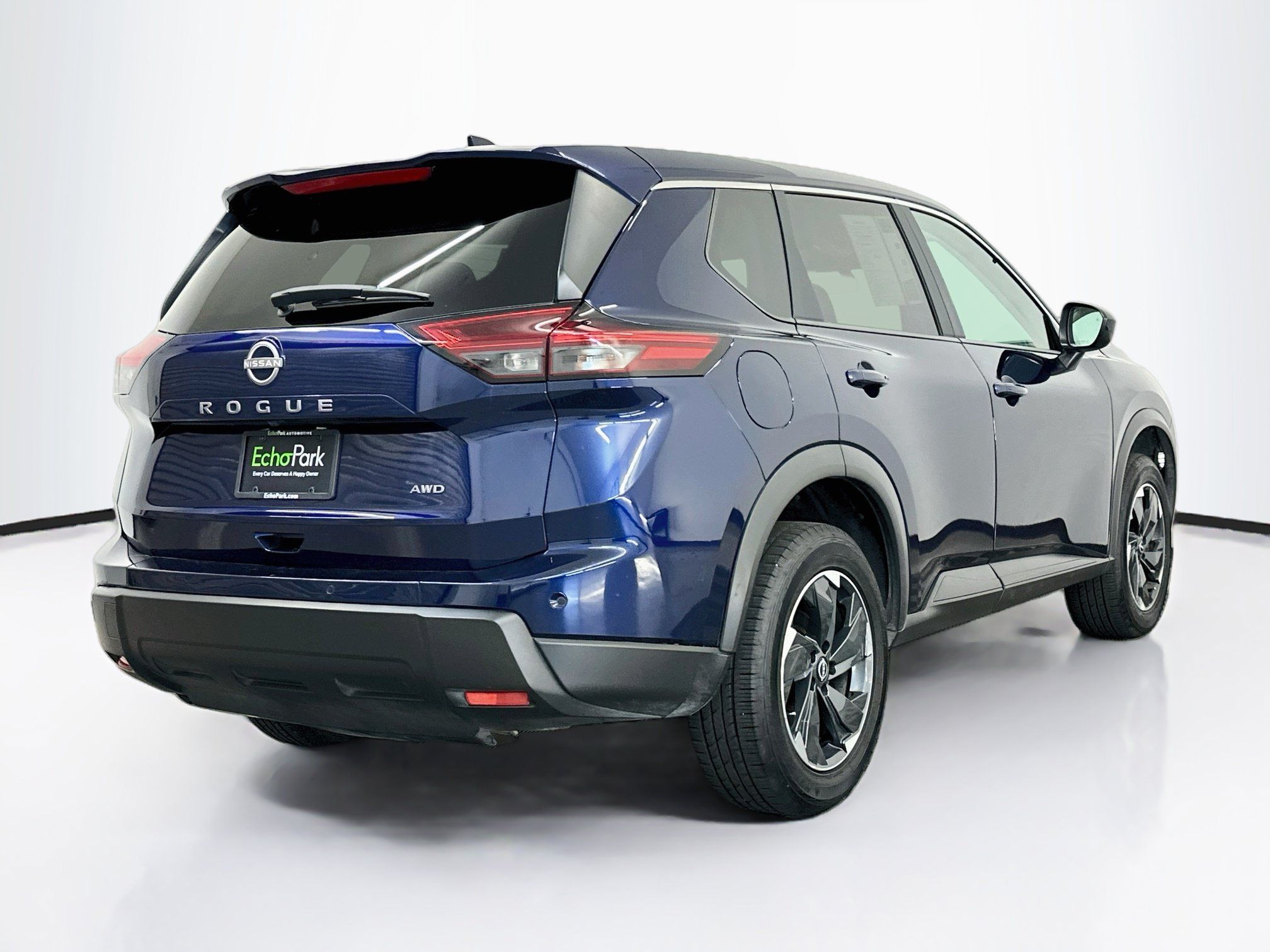 Used 2025 Nissan Rogue SV AWD/4WD image 9