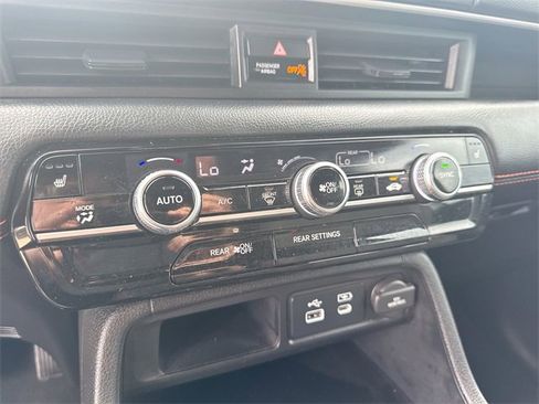 Used 2023 Honda Pilot Sport image 21