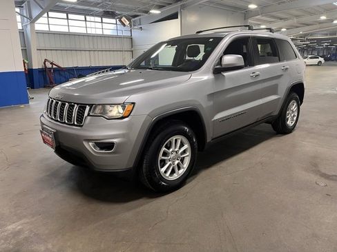 Used 2020 Jeep Grand Cherokee Laredo image 7