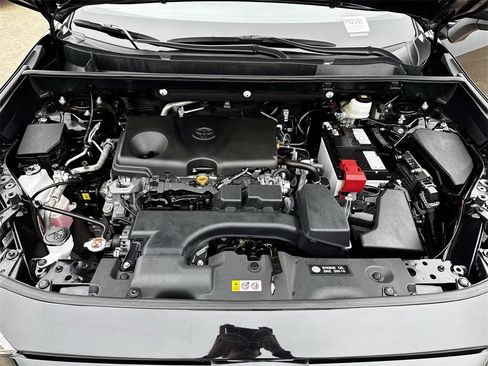 Used 2025 Toyota RAV4 XLE image 32
