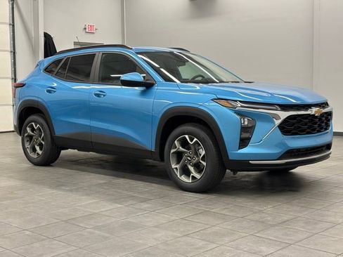 New 2026 Chevrolet Trax LT w/ Driver Confidence Package FWD image 1