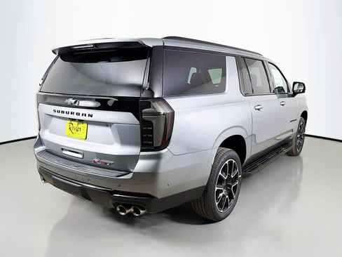New 2026 Chevrolet Suburban RST image 5