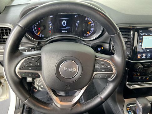 Used 2022 Jeep Grand Cherokee Limited image 11