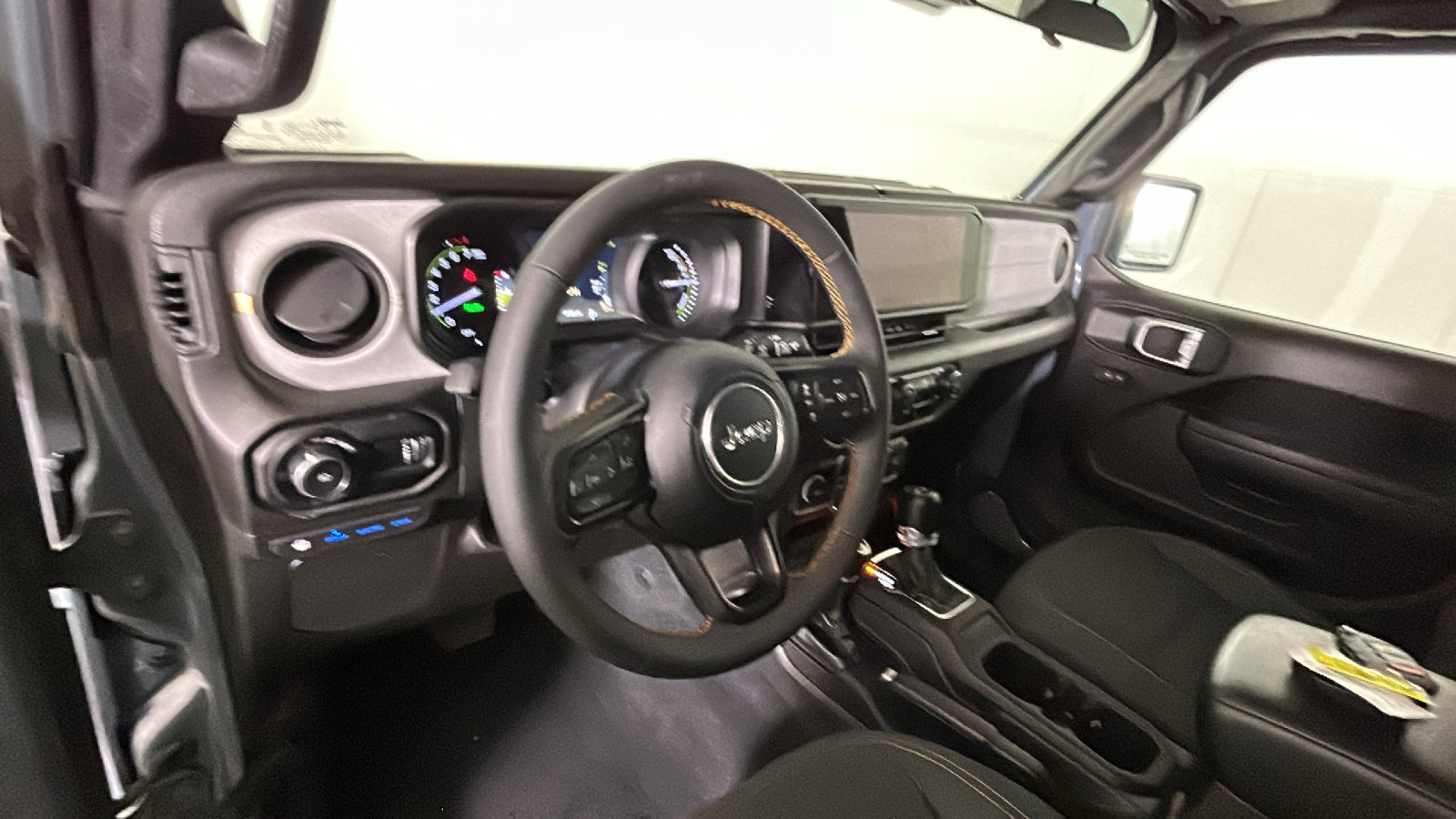 Used 2024 Jeep Wrangler Unlimited w/ Convenience Group AWD/4WD image 16