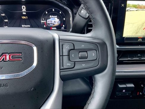 Used 2025 GMC Sierra 1500 SLT image 23