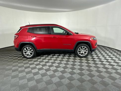 Used 2023 Jeep Compass Latitude AWD/4WD image 24