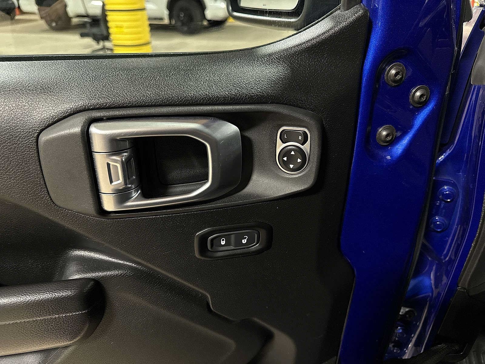 Used 2020 Jeep Wrangler Rubicon AWD/4WD image 22
