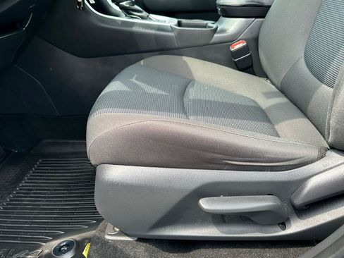 Used 2023 Toyota RAV4 LE AWD/4WD image 9