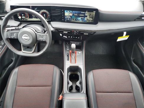 Certified 2025 Nissan Kicks SR image 23