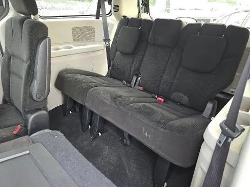 Used 2016 Dodge Grand Caravan SE w/ Quick Order Package 29E SE FWD image 7